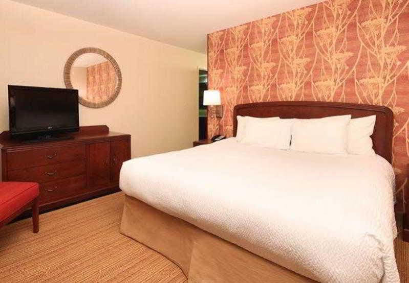 萨利纳斯蒙特利万豪万怡酒店 外观 照片
